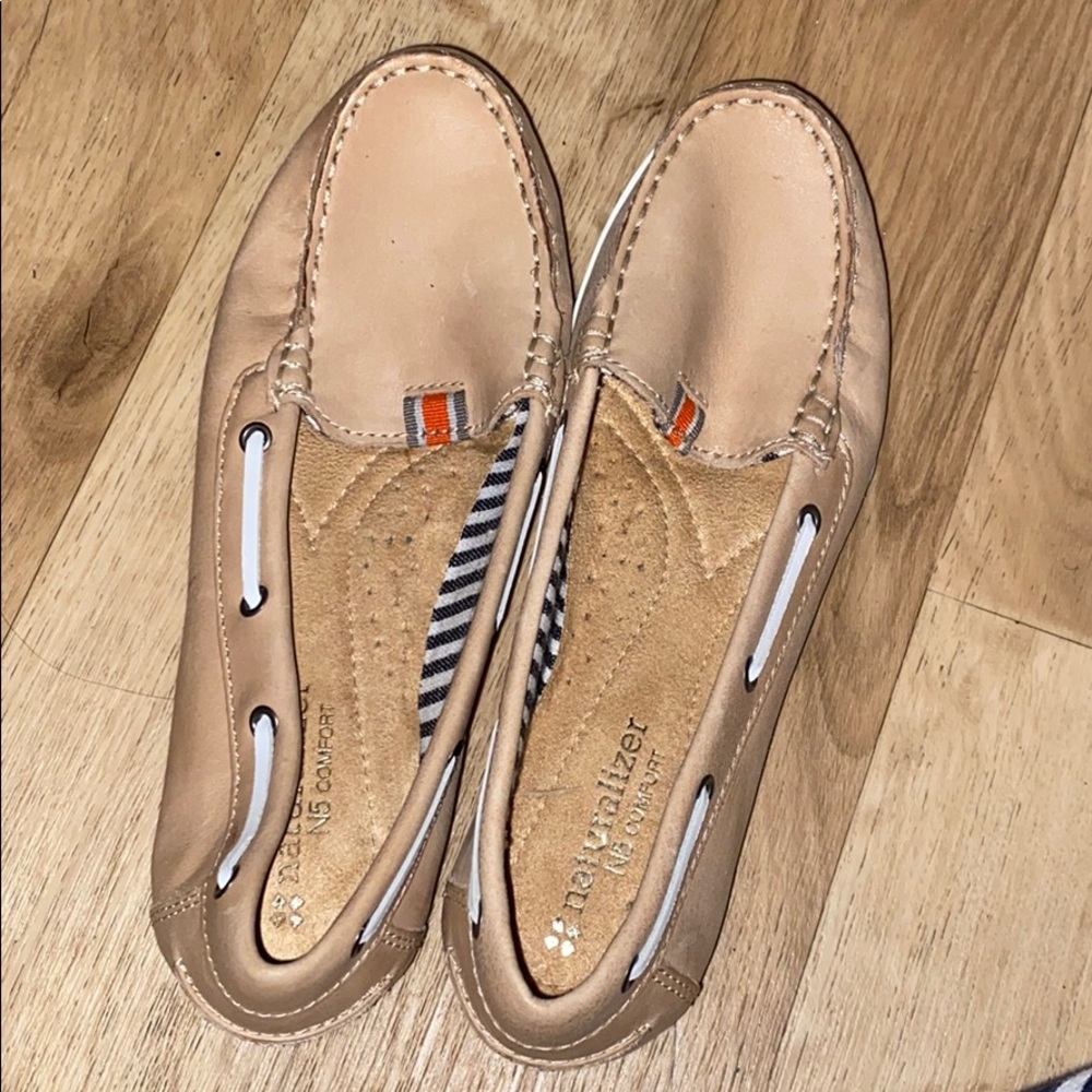 Boat type flats very cute!